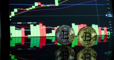 SUI Token Drops Nearly 6% After Brief Spike as Stronger U.S. Dollar Pressures Crypto Market