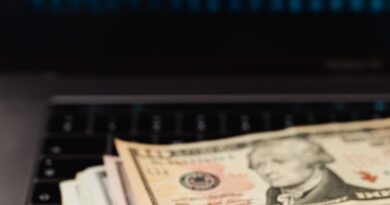 Senator Seeks to Waive U.S. Taxes on Small-Scale Crypto Activity in Big Budget Bill