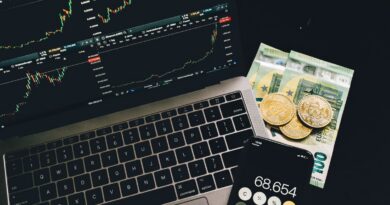 Coinbase Crypto Momentum Stalls, Valuation Stretches: Cut to Sell at Compass Point