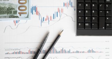 Ether Bullish Divergence? ETH’s 10% Weekly Price Loss Clashes With $300M Whale Buy
