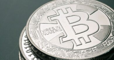 UNI Recovers to $6.18 After High-Volume Breakdown Shakes Support
