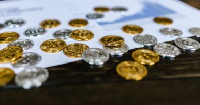 AAVE Rebounds From 15% Drop as DeFi Yield Markets Gain Momentum
