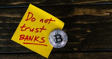 Crypto Daybook Americas: Bitcoin Dominance Tops 64% While Options Indicate Bullish Tilt